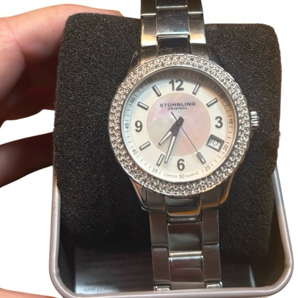 Stuhrling Iris 887 Quartz 36mm Classic Women’s Watch - Picture 1 of 9
